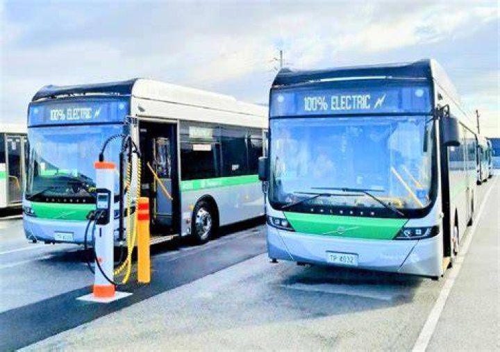 Are buses free in Sacramento?