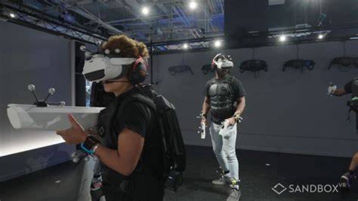 Can you do virtual reality with glasses?