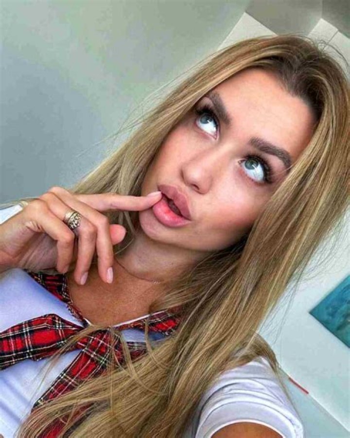 Chloe Goodyear Height, Weight, Net Worth, Age, Birthday, Wikipedia, Who, Nationality, Biography