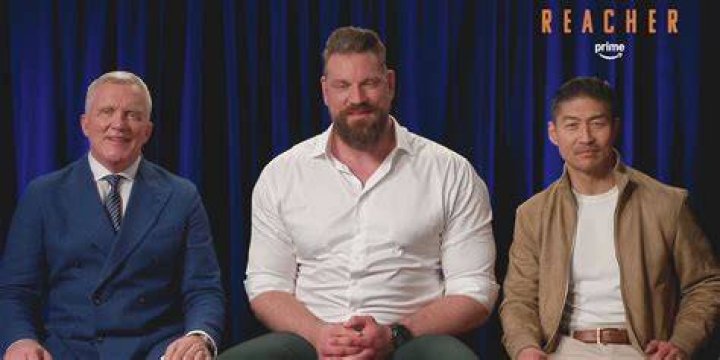 Do Wade and Zoe kiss in Season 3?