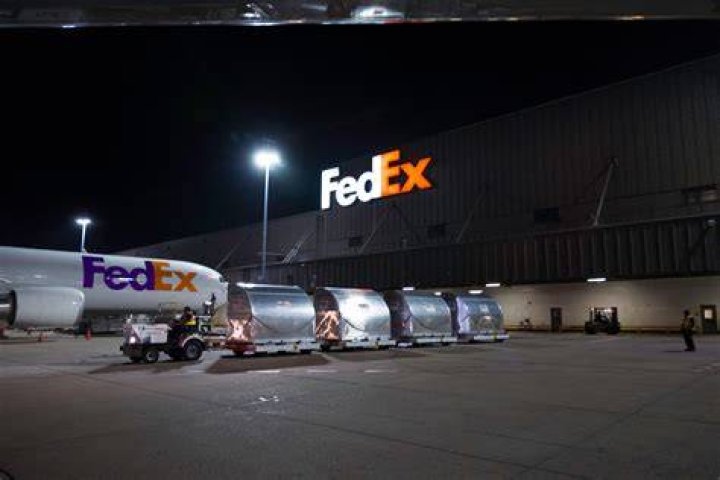 Does FedEx have a hub in Louisville Kentucky?