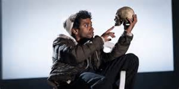 
Hiran Abeysekera Height, Weight, Net Worth, Age, Birthday, Wikipedia, Who, Nationality, Biography 