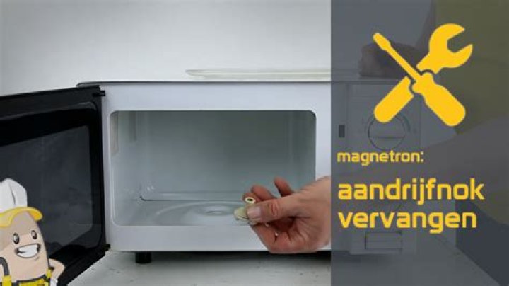 Hoe maak je een combimagnetron vies van binnen?