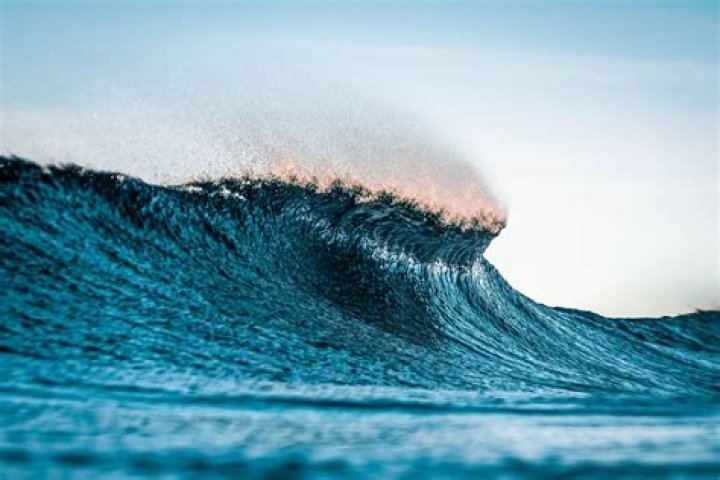 How big are the waves at Balboa Pier?