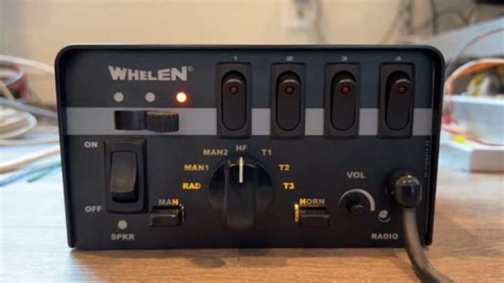 How do I change the tone on my Whelen siren?