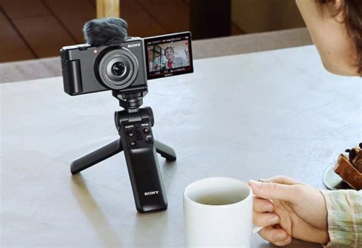 How do I fix the focus on my Sony Xperia?