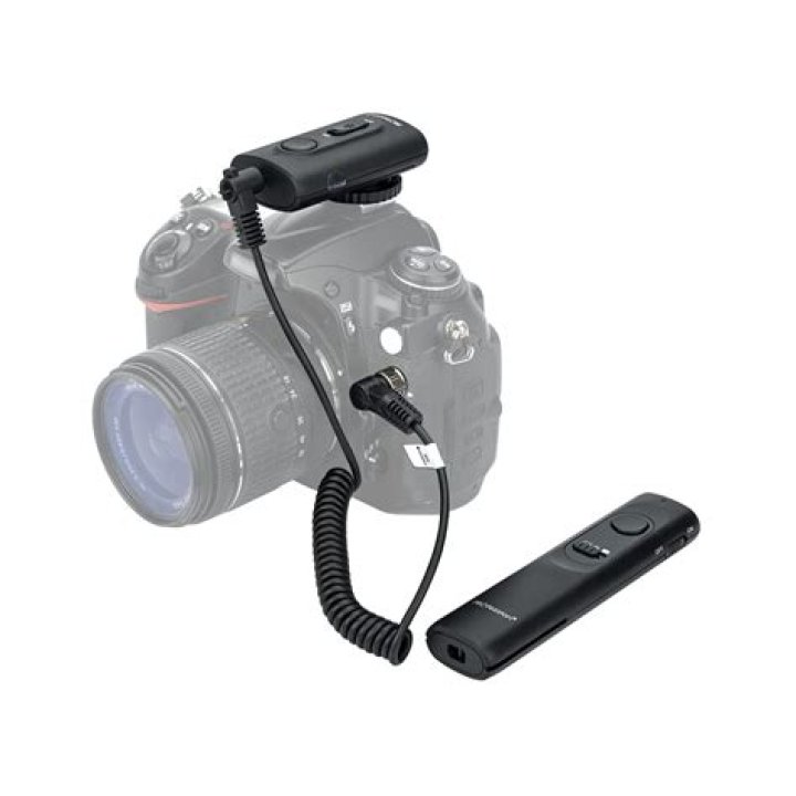 How do you use the remote shutter release on a Canon 7D?