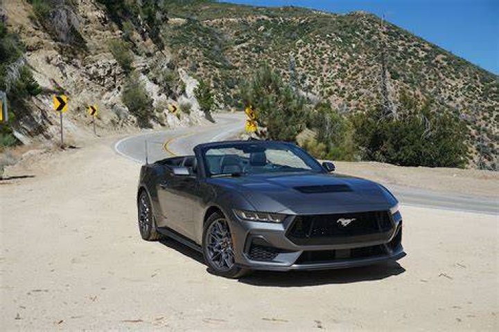 How fast can a Ford Mustang convertible go?