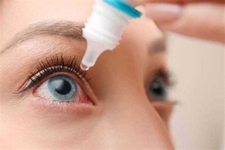 How long do eye drops take to clear your eyes?