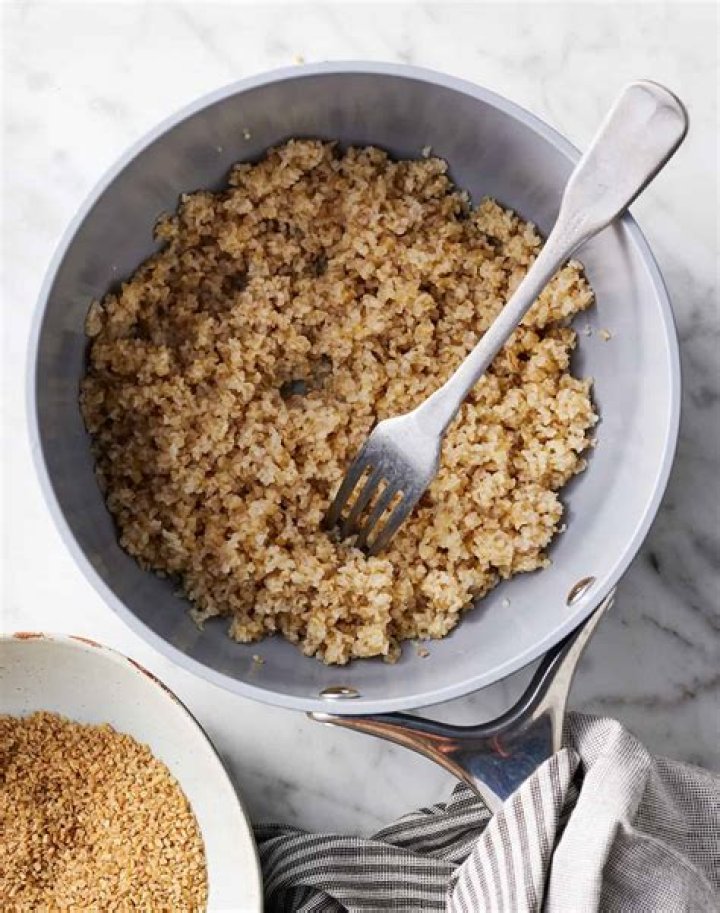 Is bulgur healthier than quinoa?