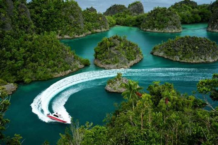 Is Raja Ampat a country?