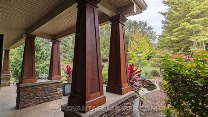 Should I peel cedar posts?