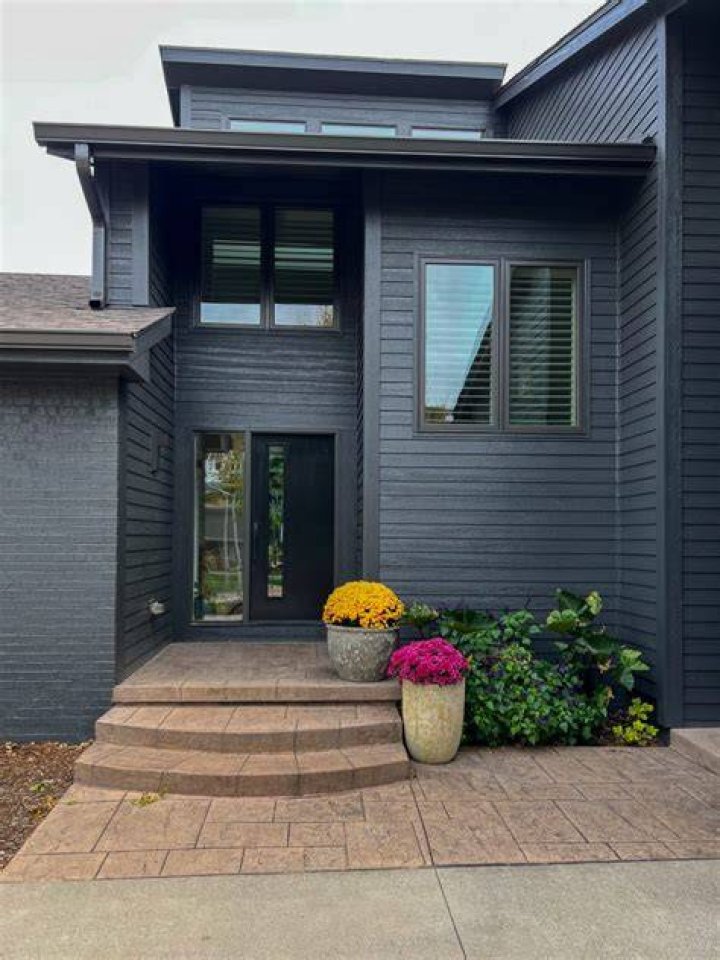 What color is iron ore siding?