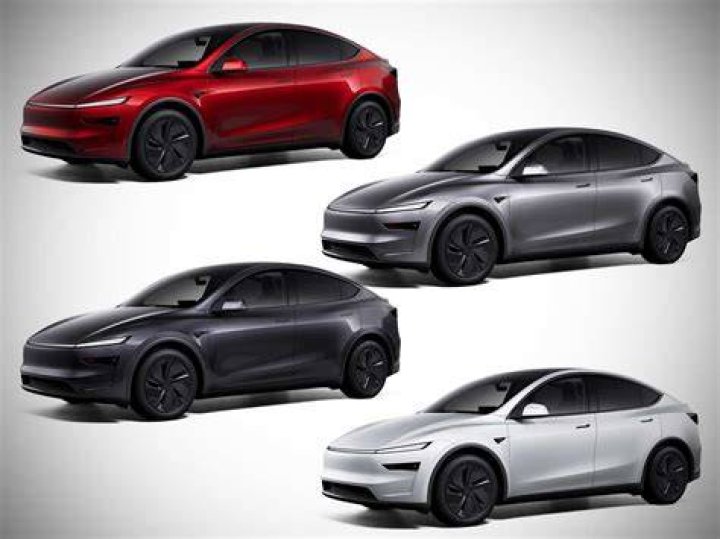 What colors does the 2021 Tesla Model S come in?