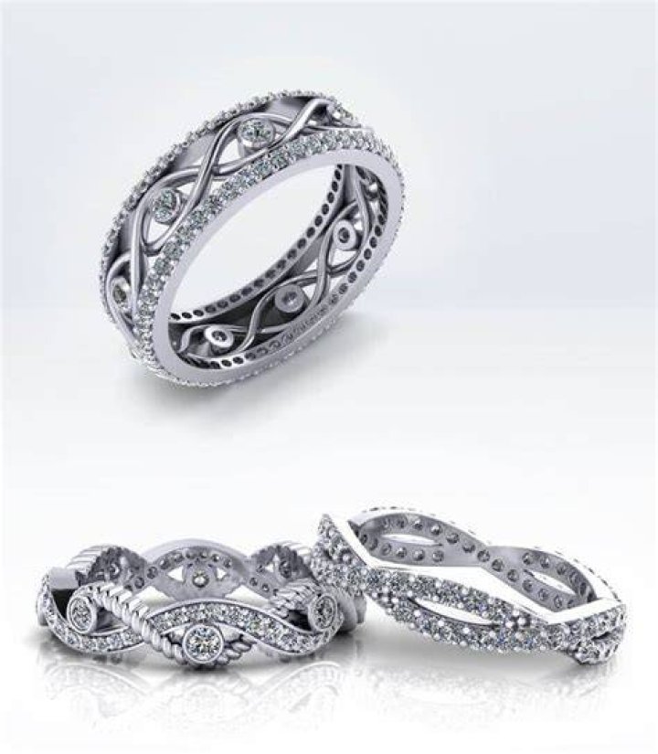 What is a mens infinity band?