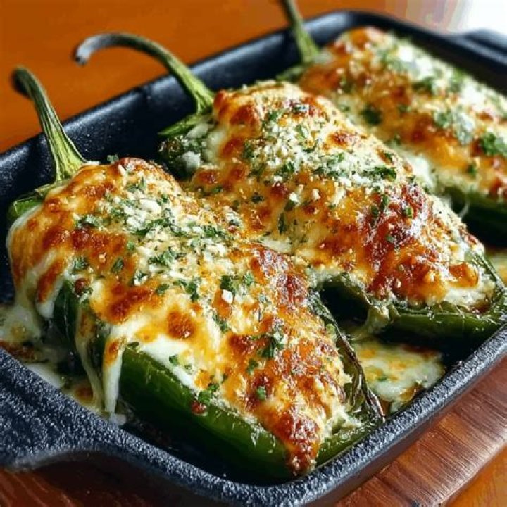 What is the difference between chile relleno and chile poblano?