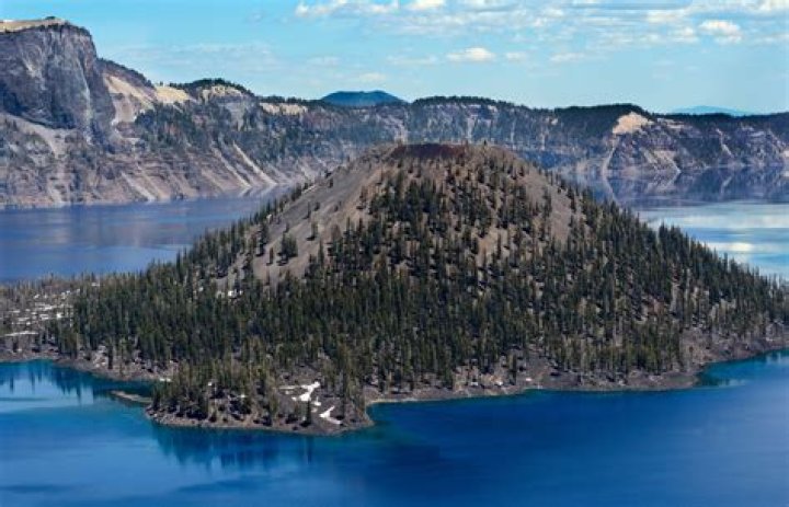What lake is ACE Adventure on?