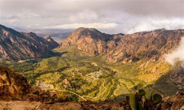What mountains are in Las Vegas NM?