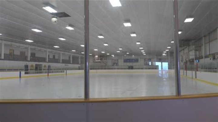 When did Altrincham ice rink close?