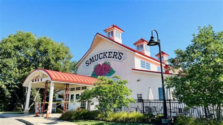 Where is Smuckers headquarters located?