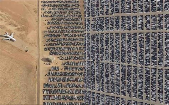 Where is the airplane graveyard in the Mojave Desert?