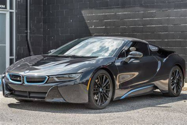 Where is the BMW i8 assembled?