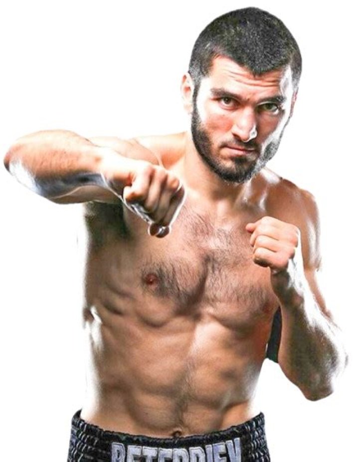 
Who are Artur Beterbievs Parents? Artur Beterbiev Biography, Parents Name, Nationality and More 