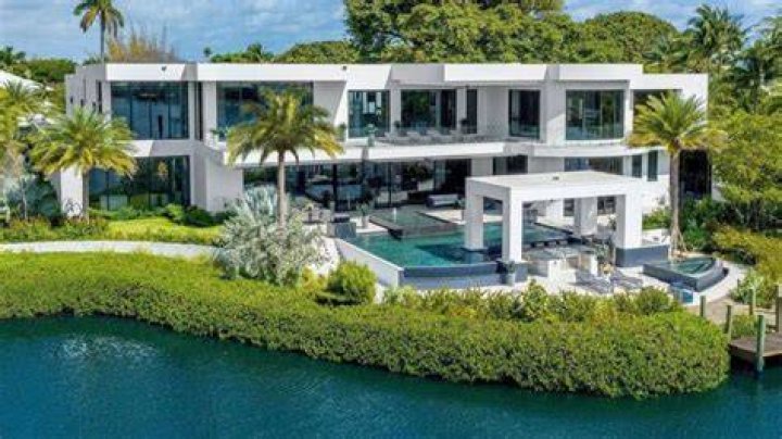 Who owns the most expensive house in NY?