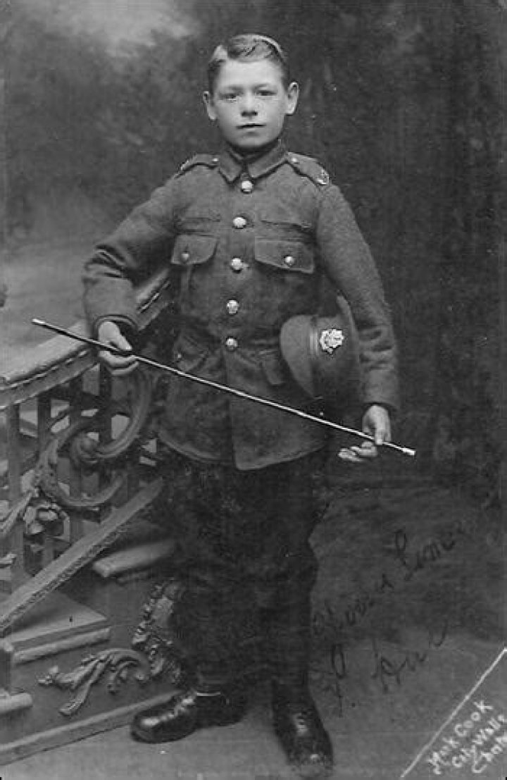 Who was the youngest person to serve in ww1?
