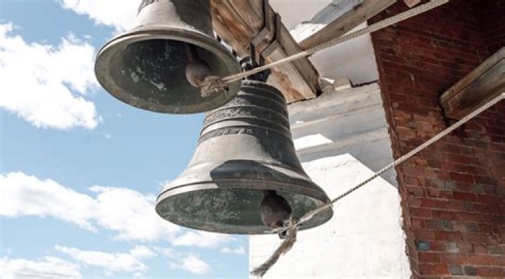 Why are Westminster Abbey bells ringing?