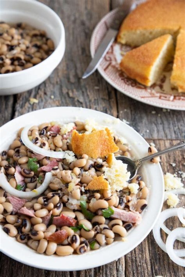 Why soak black eyed peas before cooking?